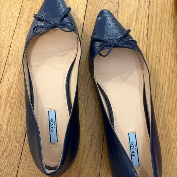 Prada flat - Picture 3 of 3